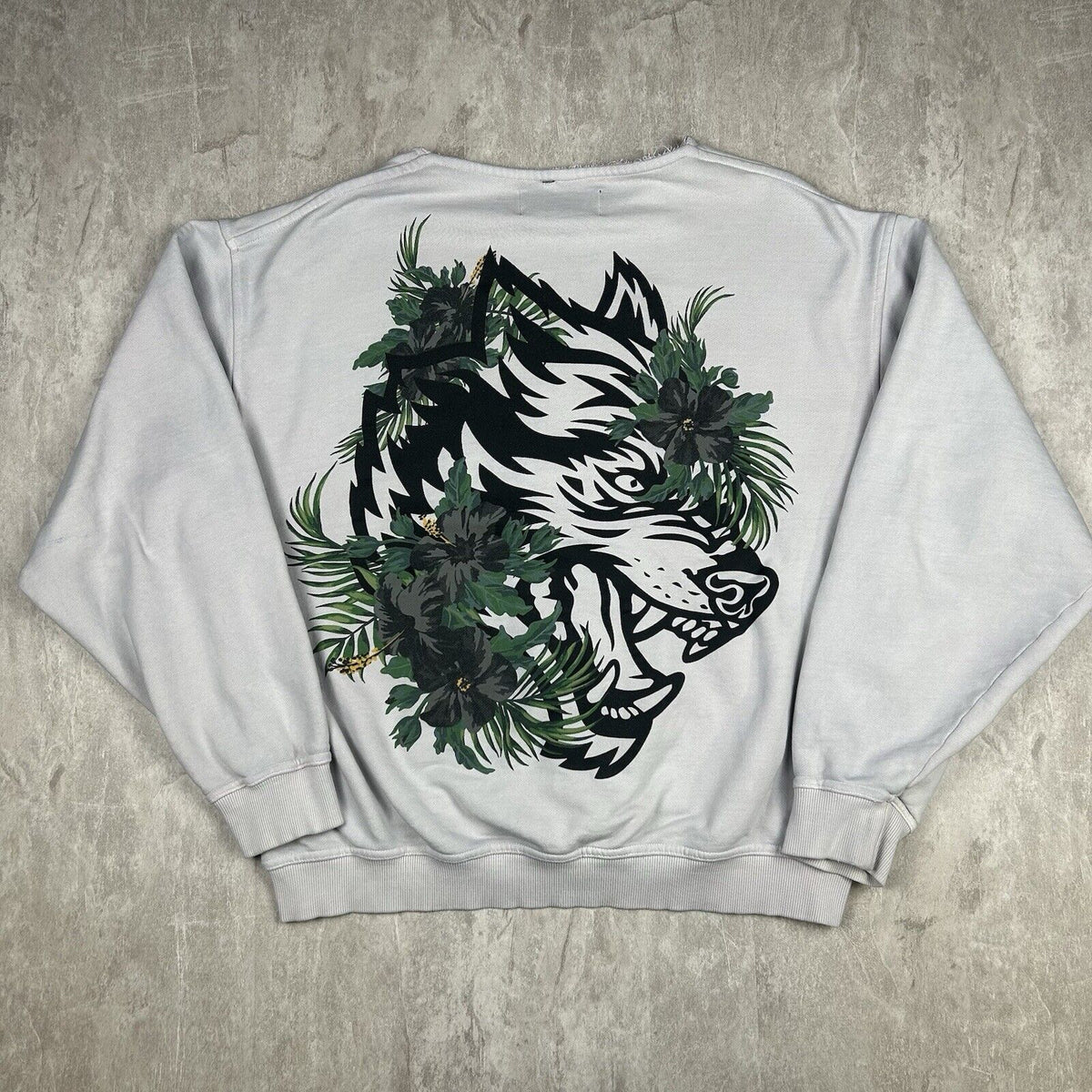 DARC SPORT WOLVES CURSIVE PIGMENT CREWNE