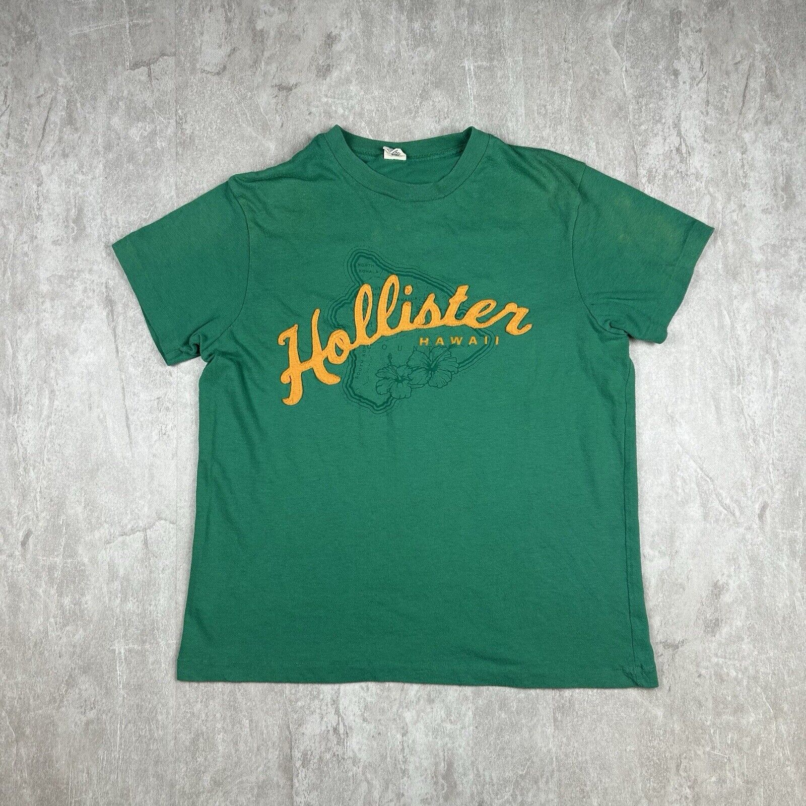 Vintage Hollister Hawaii Green Spellout T Shirt Brazil Made Men s Size Clyde Vintage Clothing